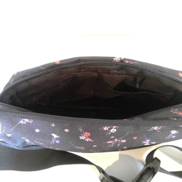 Flowered Fanny Pack/Shoulder Bag/Purse - Picture 5 of 7